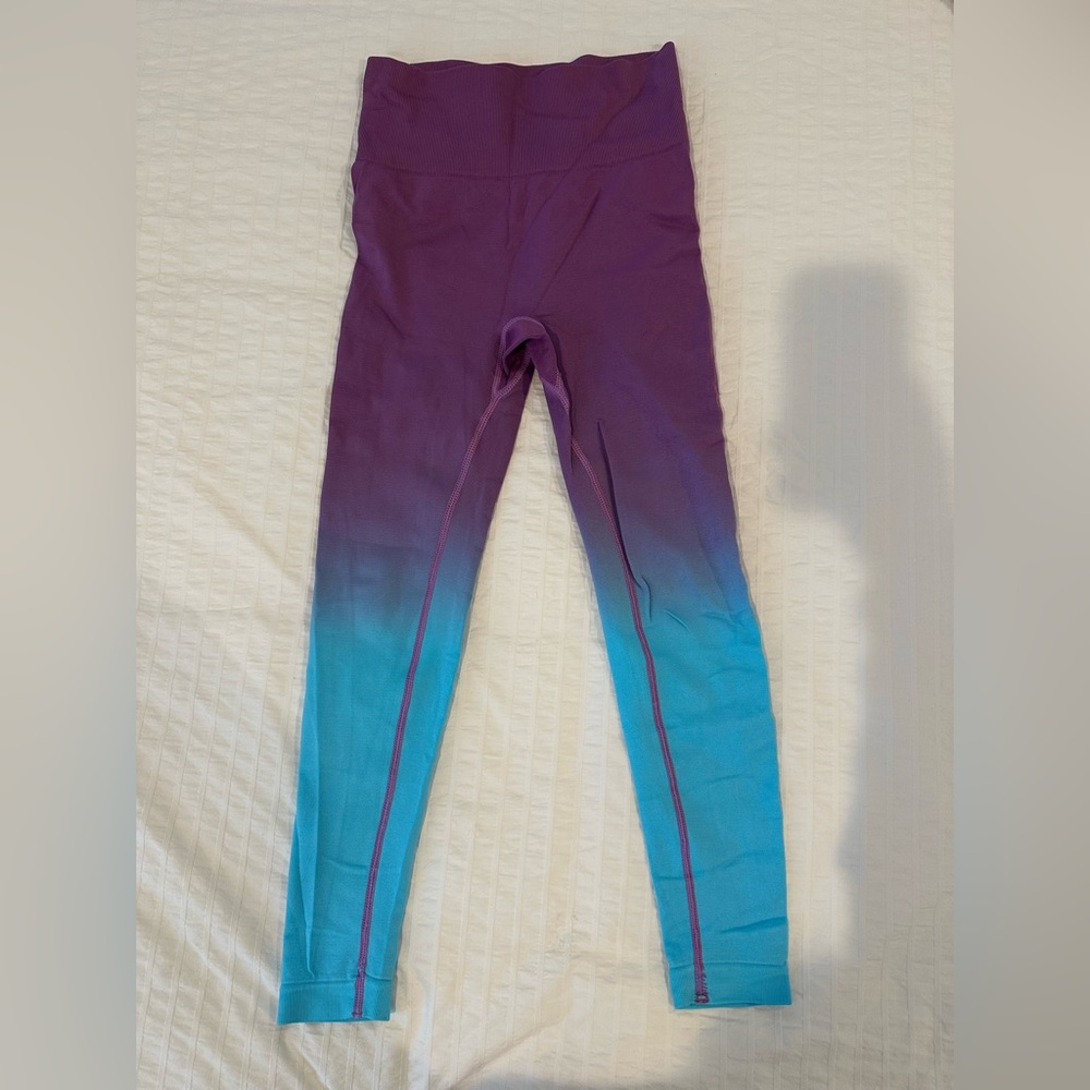 Ombré purple and blue gym leggings